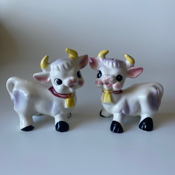 Vintage Anthropomorphic Cows Salt and Pepper Shakers, AS IS - Picture 1 of 7